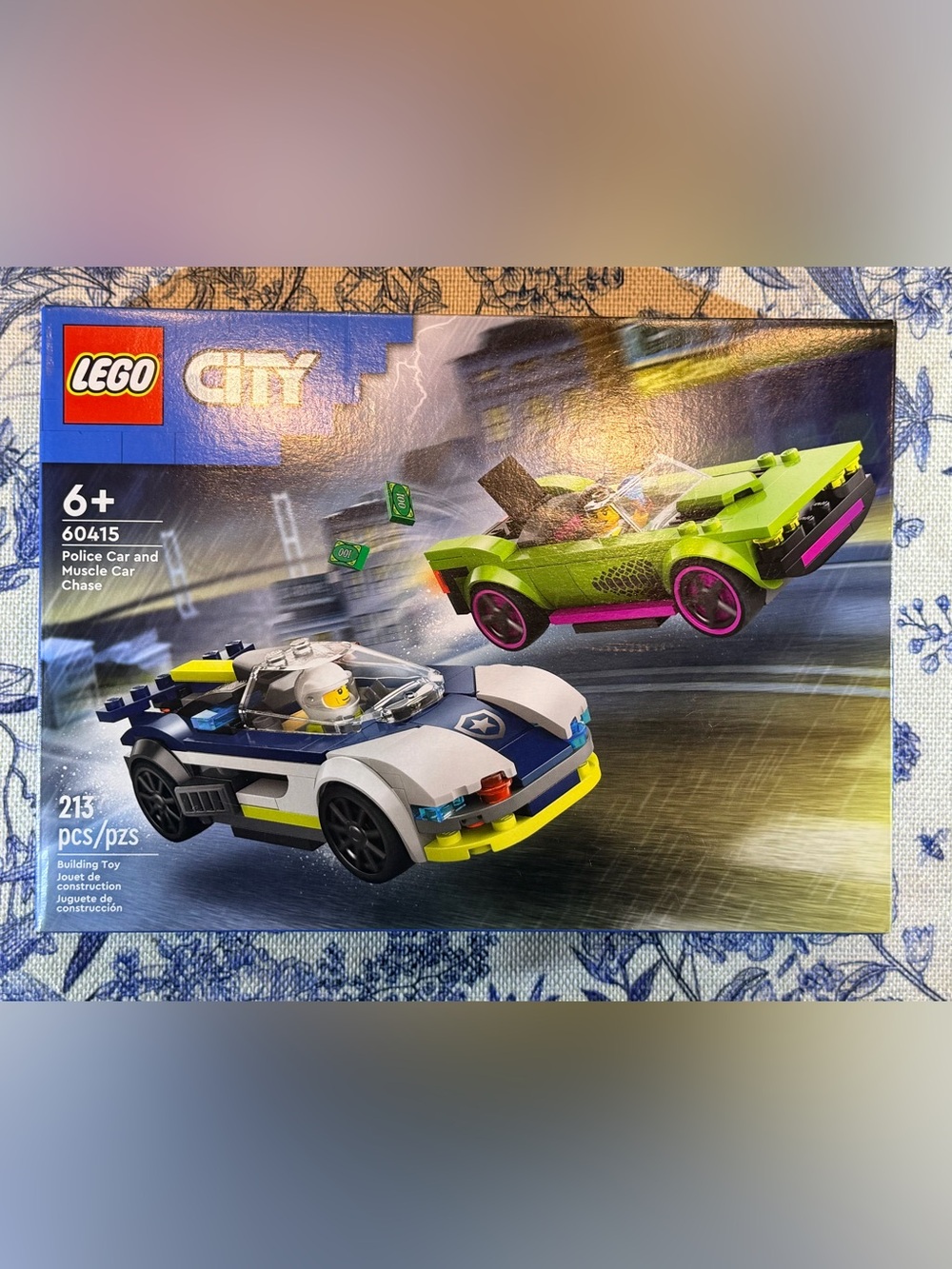 Lego City 60415
Police Car and
Muscle Car
Chase